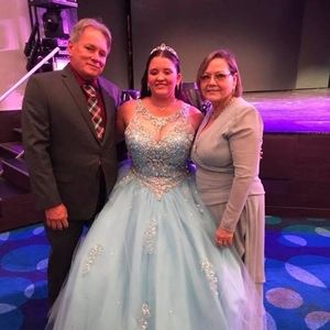 Meet your Posher, Loyda